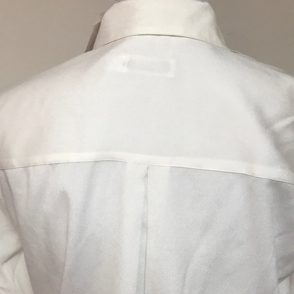 NWT blouse with black beads and V neck. - Picture 5 of 5